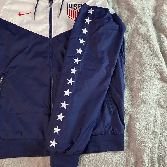 Nike USA Windbreaker Jacket - Picture 7 of 10